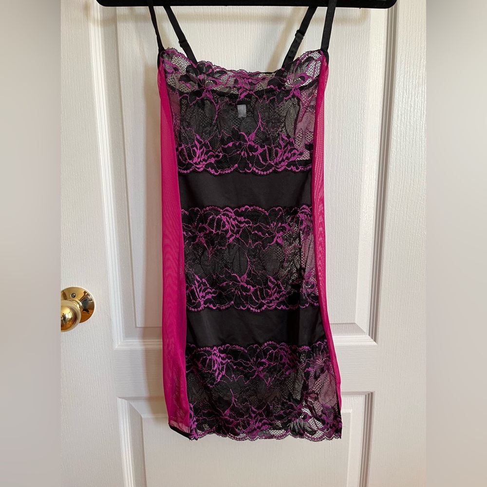 Coquette stretch lace and sheer mesh magenta & black slip / negligee, size S